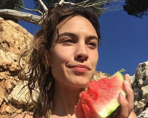 娱乐圈吃瓜图片素材高清,高清吃瓜图鉴，明星幕后故事大公开